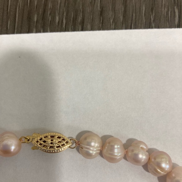 Freshwater pearl necklace, lt. pink 18 inches long - Picture 4 of 7